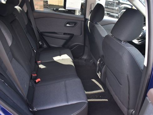 Used 2023 Nissan Rogue SV AWD/4WD image 25