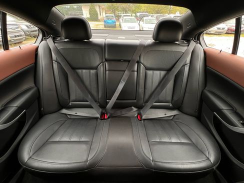 Used 2017 Buick Regal Premium w/ Driver Confidence Package #1 FWD image 28