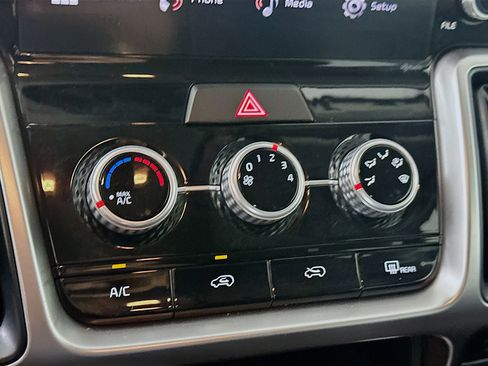 Used 2023 Kia Sorento LX image 23