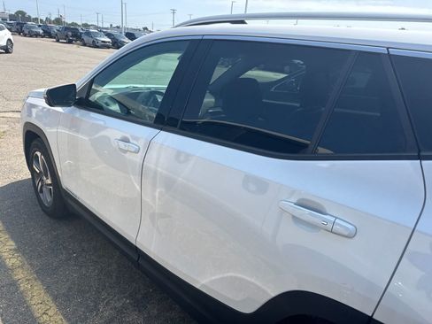 Used 2019 GMC Terrain SLT w/ Preferred Package AWD/4WD image 18