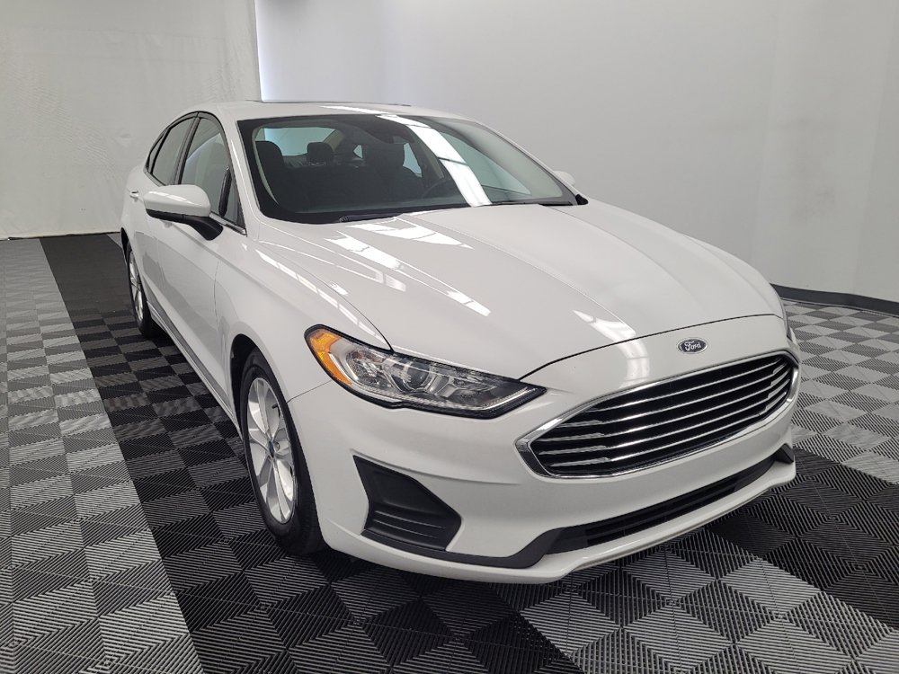 Used 2020 Ford Fusion SE FWD image 14
