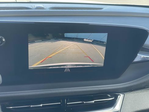 Used 2025 Buick Envista Sport Touring image 16