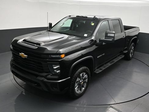 Used 2025 Chevrolet Silverado 2500 Custom w/ Custom Value Package AWD/4WD image 16