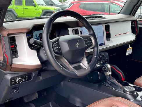 Used 2024 Ford Bronco Heritage Edition AWD/4WD image 12