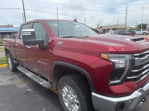 Used 2024 Chevrolet Silverado 2500 LTZ w/ LTZ Convenience Package AWD/4WD image 2