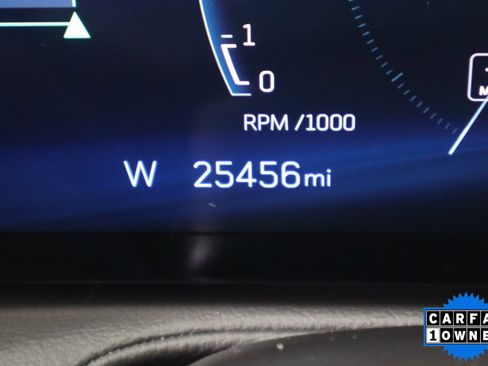 Used 2025 Cadillac XT4 Premium Luxury image 23