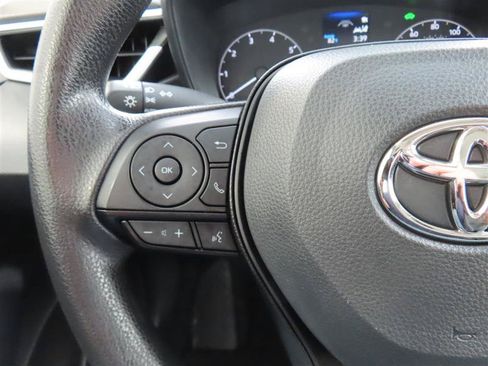 Used 2025 Toyota Corolla LE FWD image 17