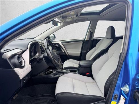 Used 2018 Toyota RAV4 XLE image 25