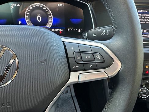 Used 2024 Volkswagen Jetta SE w/ Panoramic Sunroof Package image 24