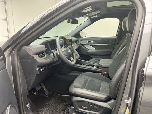 Used 2026 Ford Explorer Tremor w/ Tremor Ultimate Package AWD/4WD image 3