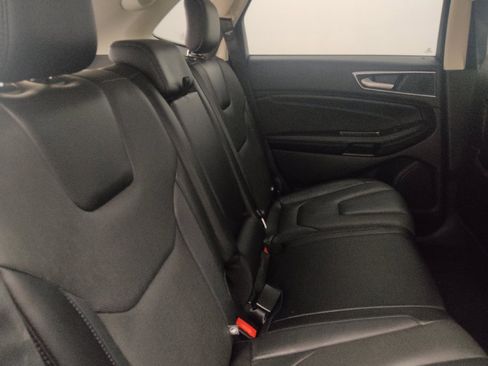 Used 2017 Ford Edge Titanium w/ Equipment Group 301A FWD image 19