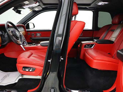 Used 2019 Rolls-Royce Cullinan AWD/4WD image 44