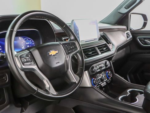 Used 2023 Chevrolet Suburban LT image 25