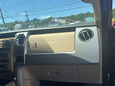 Used 2011 Ford F150 Lariat w/ Lariat Plus Pkg AWD/4WD image 26
