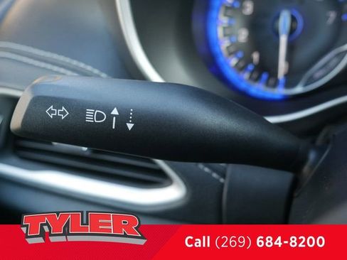 New 2026 Chrysler Pacifica Select image 27