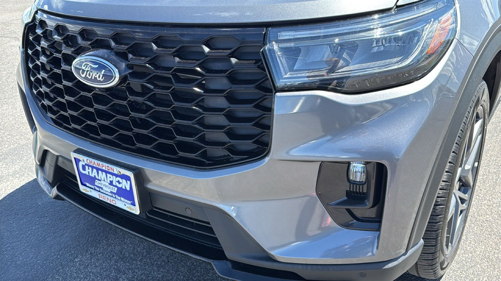 Used 2025 Ford Explorer ST-Line w/ ST-Line Street Pack AWD/4WD image 9