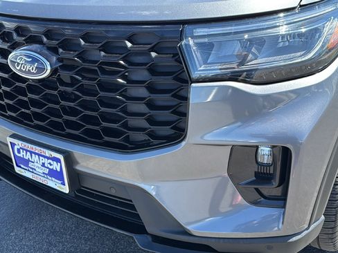 Used 2025 Ford Explorer ST-Line w/ ST-Line Street Pack AWD/4WD image 9