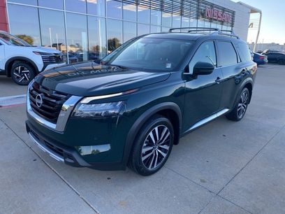 Used 2025 Nissan Pathfinder Platinum
