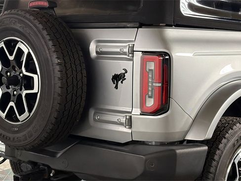 Used 2021 Ford Bronco Outer Banks image 8