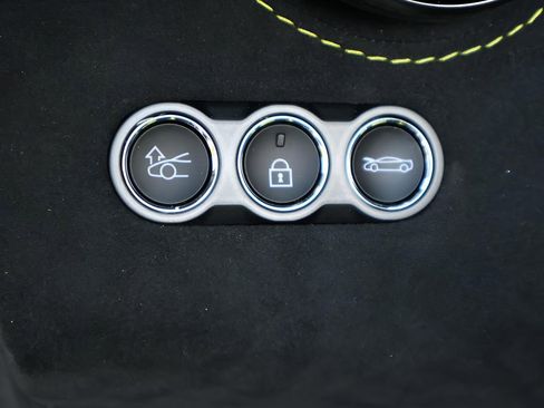 New 2026 McLaren 750S Spider image 22