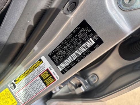 Used 2025 Toyota Camry LE image 28