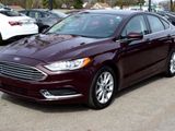 Used 2017 Ford Fusion SE w/ Fusion SE Technology Package image 2