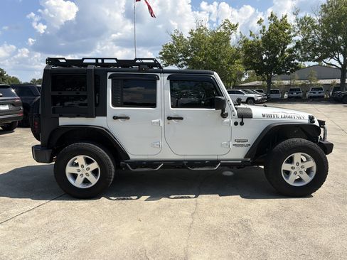 Used 2016 Jeep Wrangler Unlimited Sport w/ Quick Order Package 24S AWD/4WD image 8