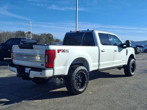 Used 2021 Ford F250 Platinum w/ FX4 Off-Road Package image 2