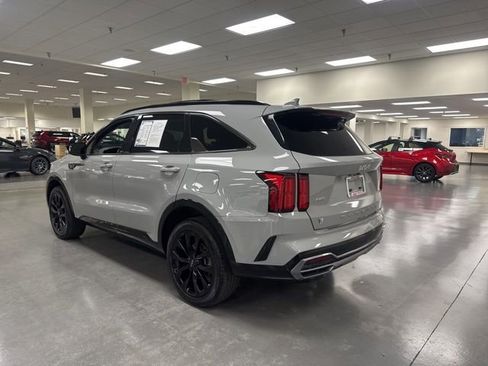 Used 2022 Kia Sorento SX image 5