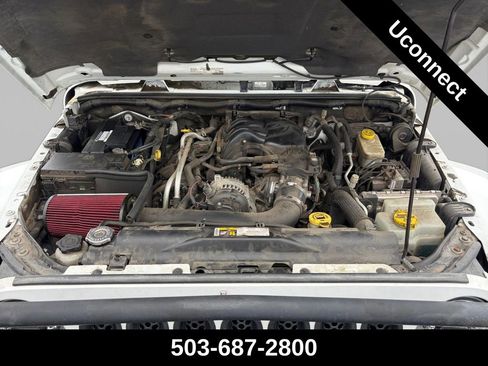 Used 2015 Jeep Wrangler Unlimited Rubicon image 9