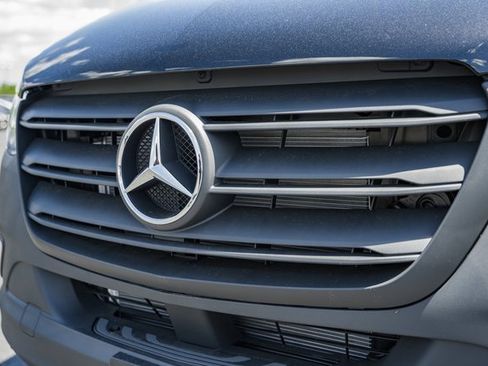 Used 2024 Mercedes-Benz Sprinter 3500 image 10