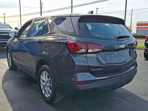 Used 2022 Chevrolet Equinox LS AWD/4WD image 4