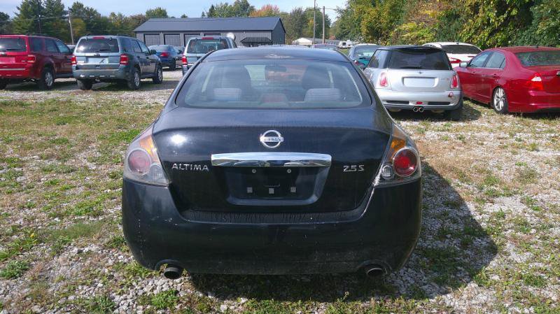 Used 2010 Nissan Altima 2.5 S w/ Convenience Pkg FWD image 4