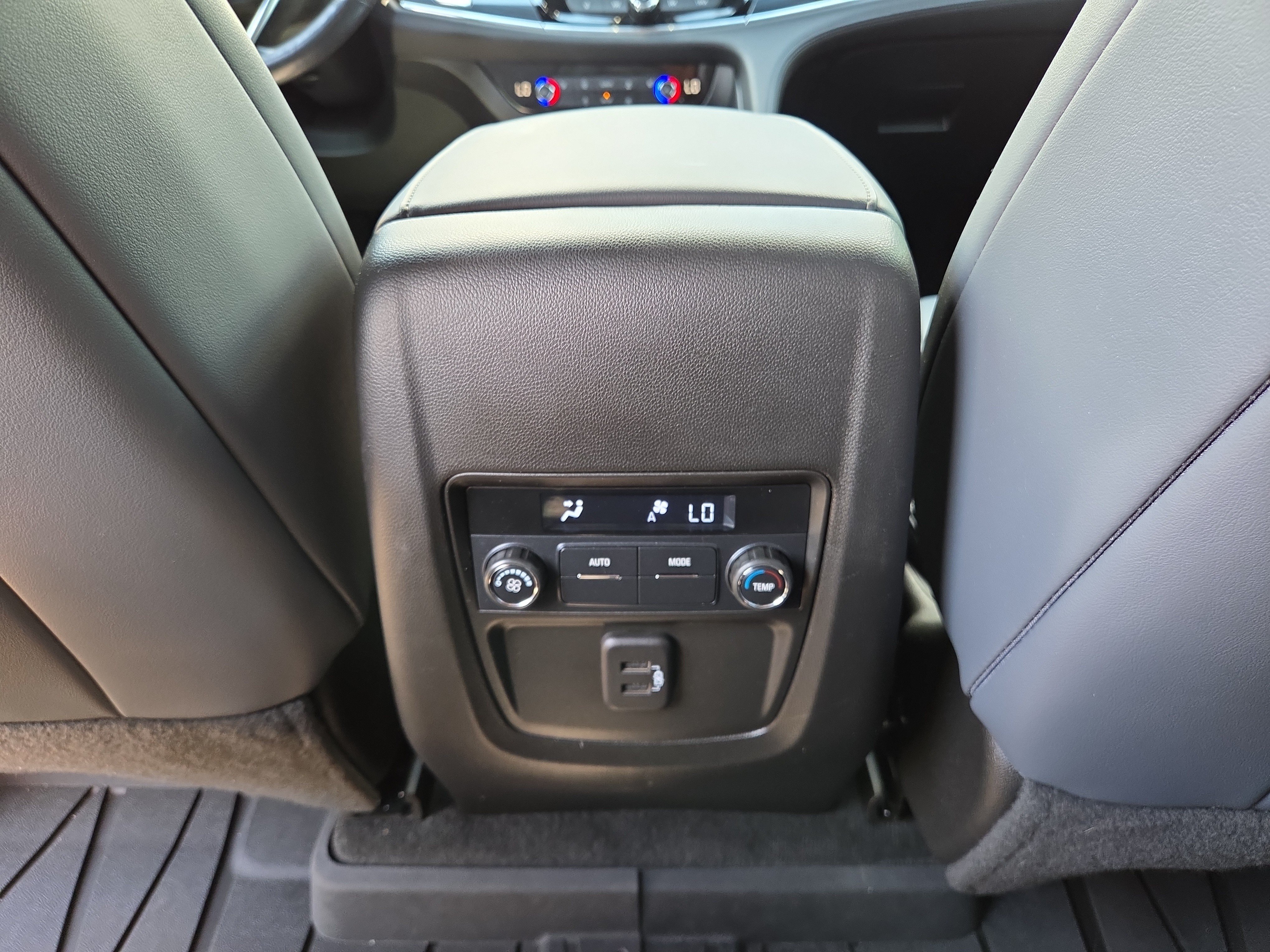 Used 2023 Buick Enclave Essence w/ Sport Touring Edition AWD/4WD image 13