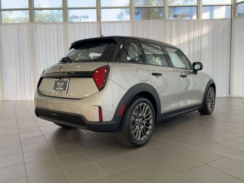 New 2026 MINI Cooper 4-Door Hardtop image 9
