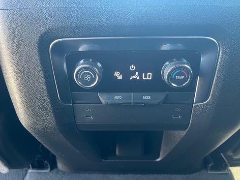 Used 2025 Chevrolet Tahoe LT AWD/4WD image 18