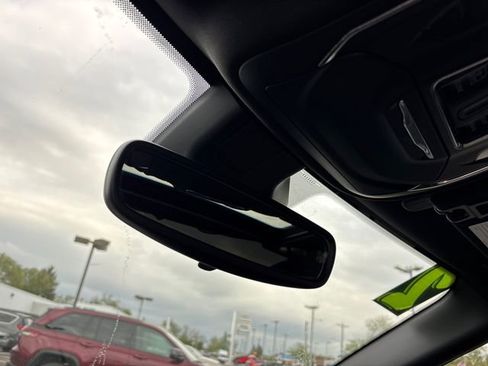 Used 2024 Jeep Grand Cherokee Altitude RWD image 28