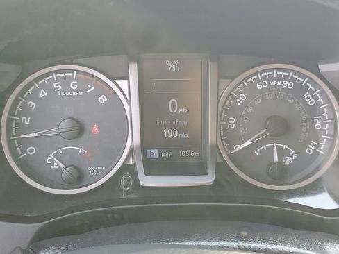 Used 2016 Toyota Tacoma SR5 w/ Towing Package RWD image 8