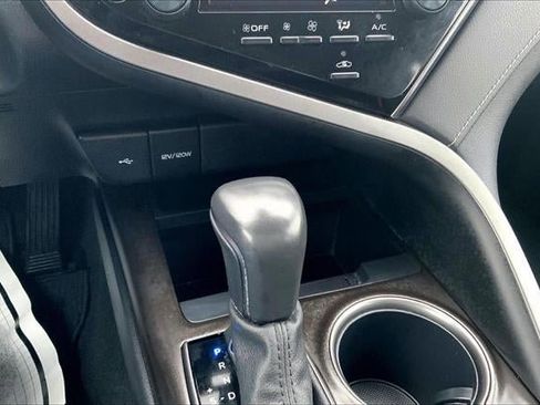 Used 2024 Toyota Camry SE image 34