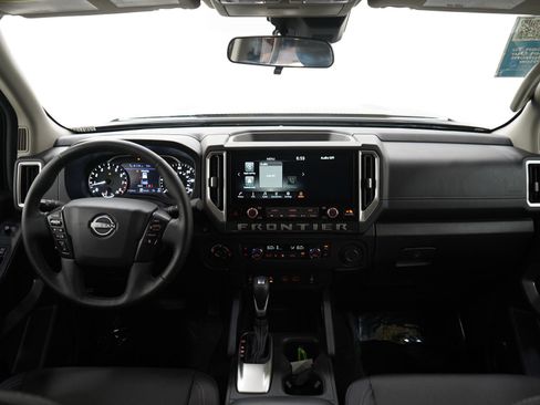 Used 2025 Nissan Frontier SV w/ SV Convenience Package AWD/4WD image 14