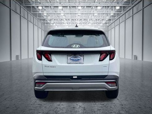 Used 2025 Hyundai Tucson SE AWD/4WD image 9
