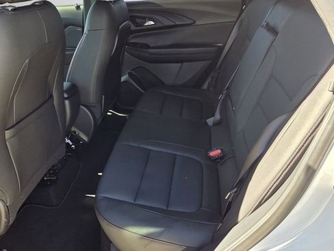 Used 2025 Chevrolet TrailBlazer RS w/ Convenience Package image 8