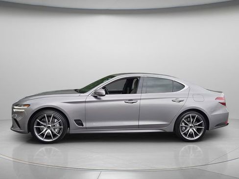 Used 2026 Genesis G70 2.5T RWD image 3