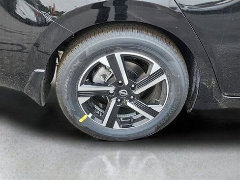 New 2025 Nissan Sentra SV image 4