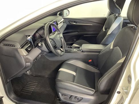 Used 2025 Toyota Camry SE FWD image 17