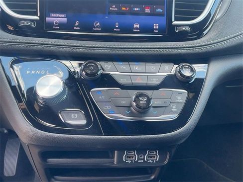 New 2025 Chrysler Pacifica Select image 23