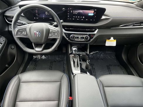 Used 2024 Buick Envista Sport Touring w/ Convenience I Package image 3