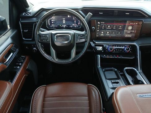 Used 2024 GMC Sierra 3500 Denali Ultimate AWD/4WD image 12