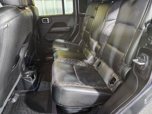 Used 2021 Jeep Gladiator Overland AWD/4WD image 19