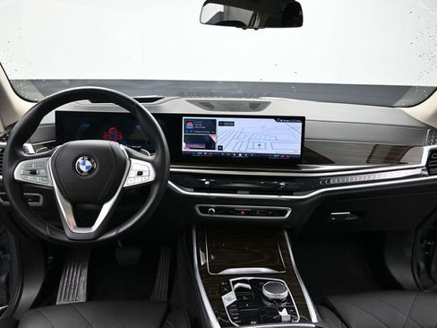 Used 2024 BMW X7 xDrive40i AWD/4WD image 14